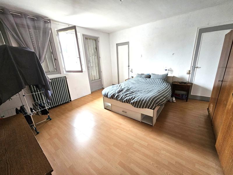 Maison - 180 m² - 6 pièces