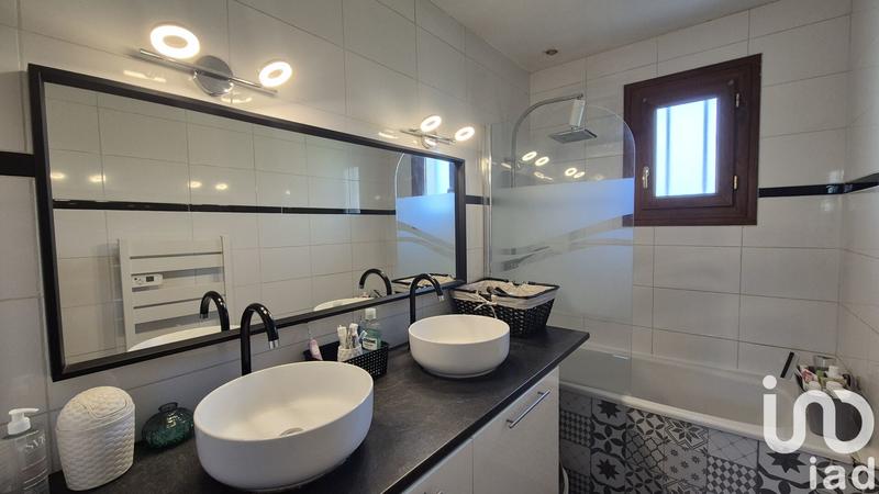 Maison - 102 m² - 4 pièces