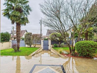 Maison - 378 m² - 7 pièces