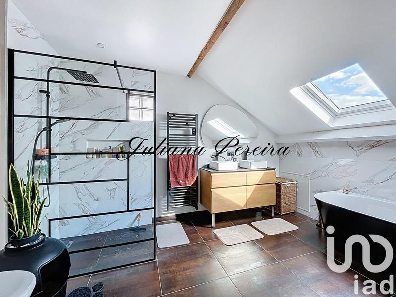 Maison - 142 m² - 7 pièces