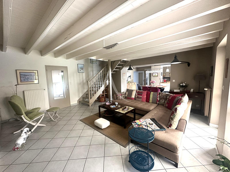 Maison - 144 m² - 8 pièces