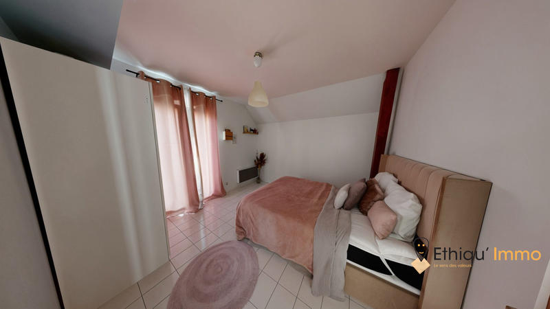 Maison - 251 m² - 8 pièces