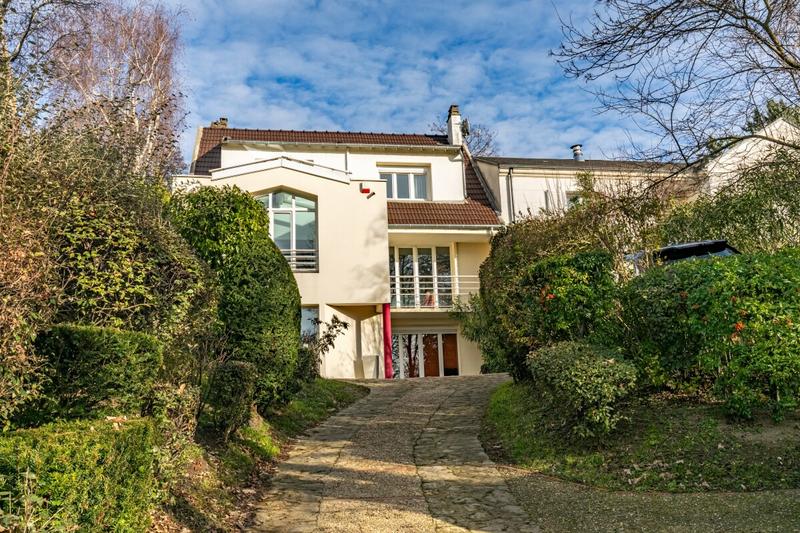 Maison - 186 m² - 7 pièces