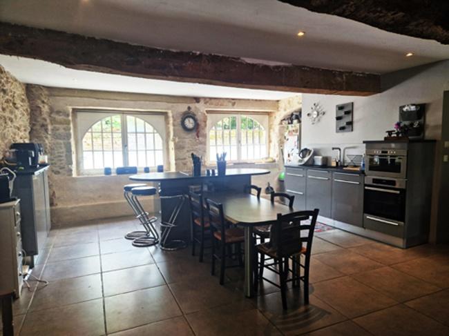 Maison - 465 m² - 15 pièces