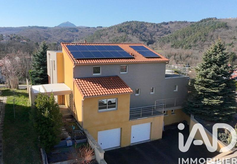 Maison - 215 m² - 7 pièces