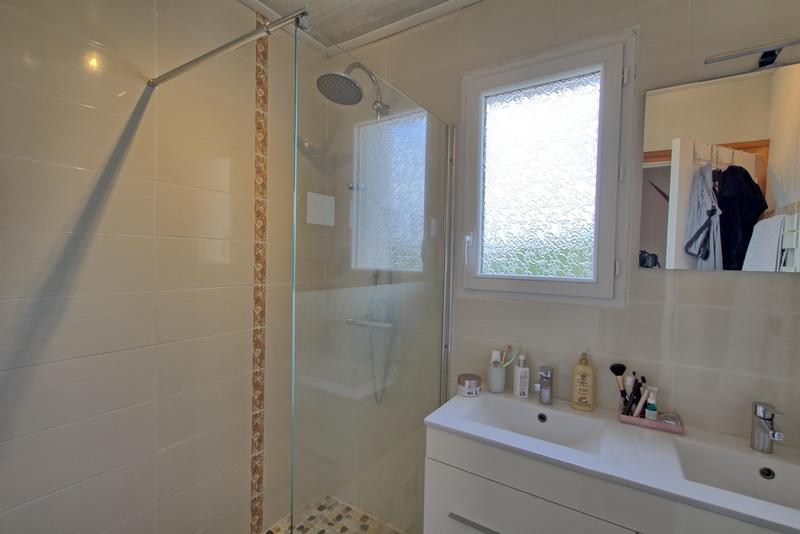 Maison traditionnelle - 181 m² - 7 pièces