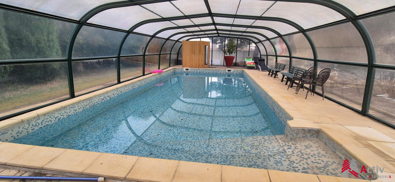 Mas - 303 m² - 9 pièces