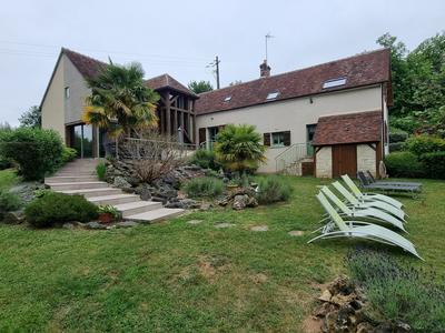 Maison - 260 m² - 9 pièces