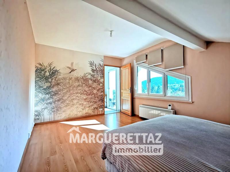 Appartement - 80 m² - 4 pièces