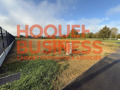 Terrain commercial - 2 900 m²