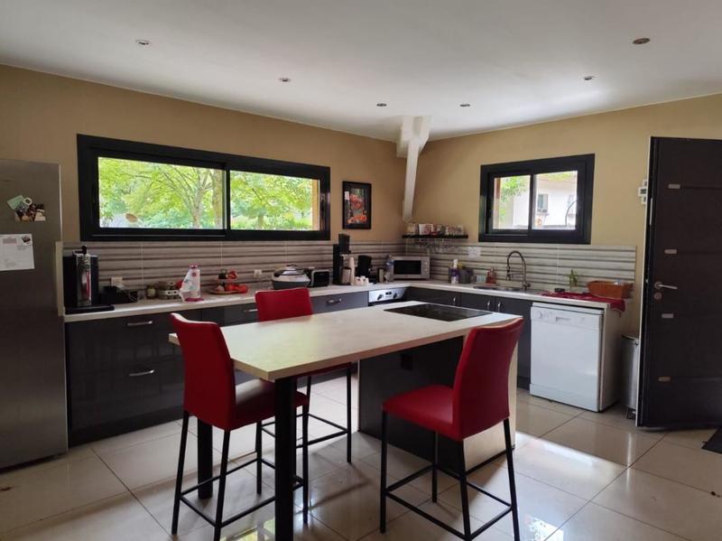 Propriété - 180 m² - 4 pièces