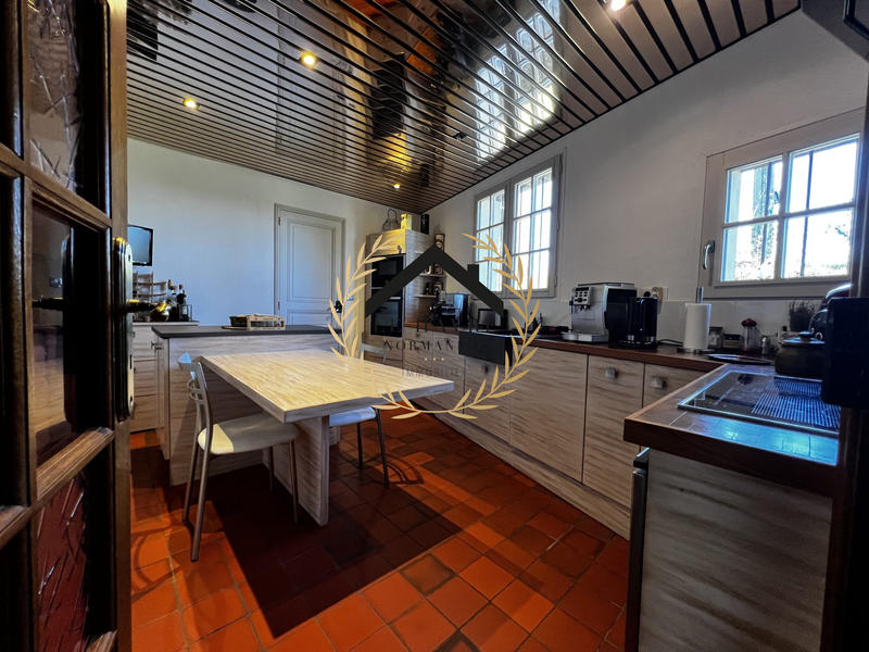 Maison - 253 m² - 10 pièces