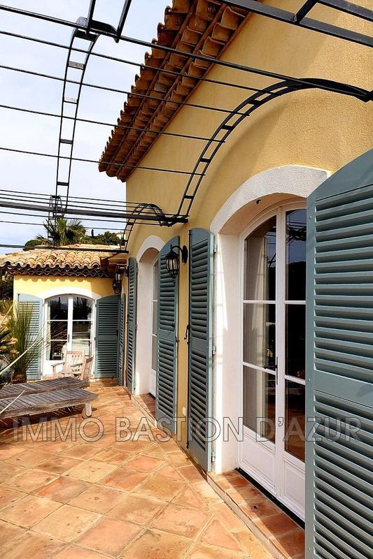 Villa - 200 m² - 6 pièces