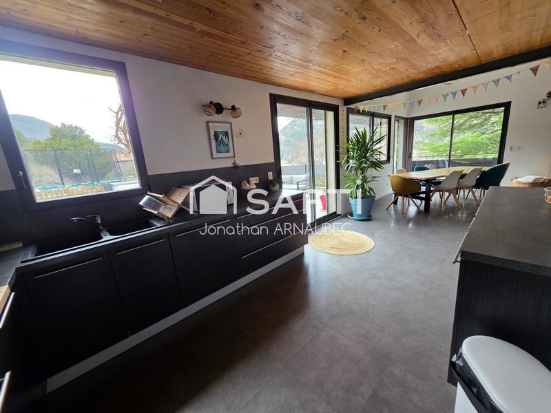 Maison - 178 m² - 6 pièces