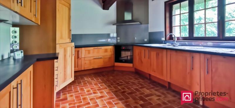 Maison - 216 m² - 7 pièces