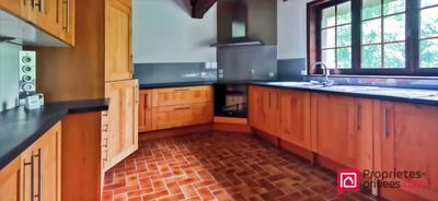 Maison - 216 m² - 7 pièces