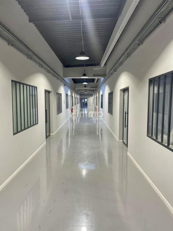 Local commercial - 117 m² - 2 pièces