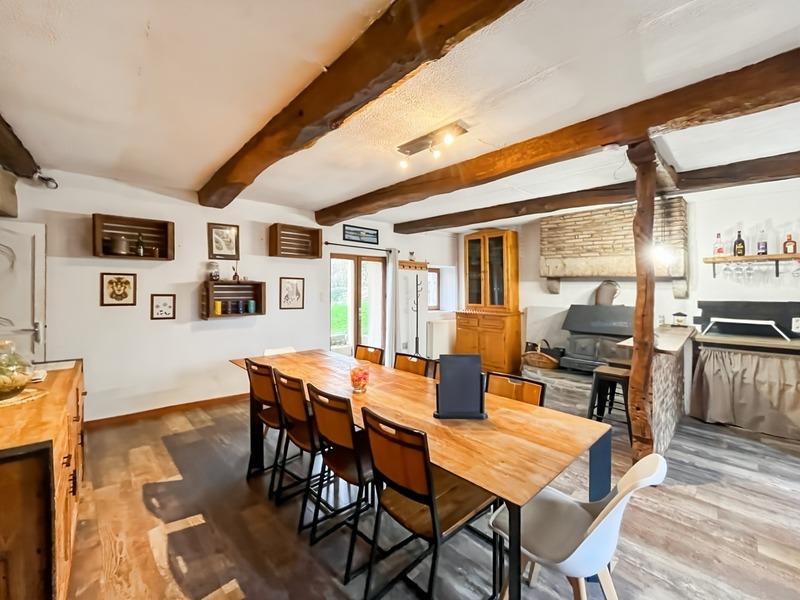 Maison - 166 m² - 7 pièces