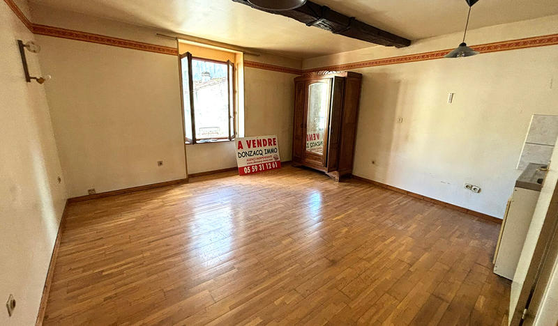 Maison - 260 m² - 11 pièces