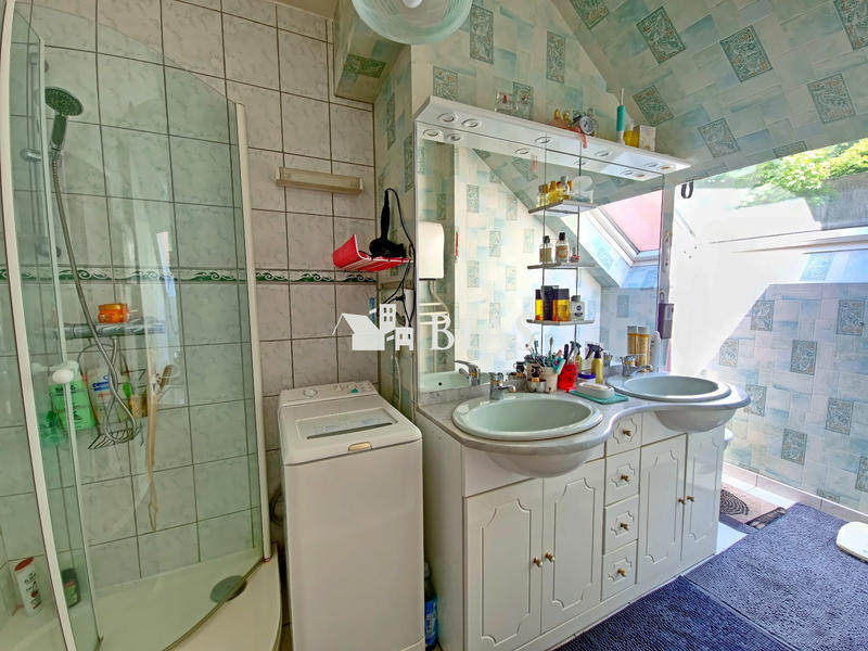 Appartement - 81 m² - 4 pièces