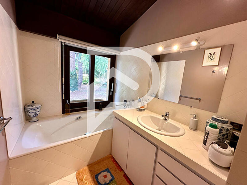 Villa - 290 m² - 8 pièces