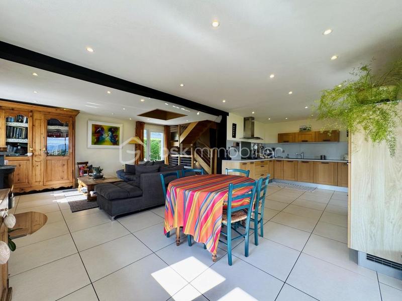 Villa - 167 m² - 6 pièces