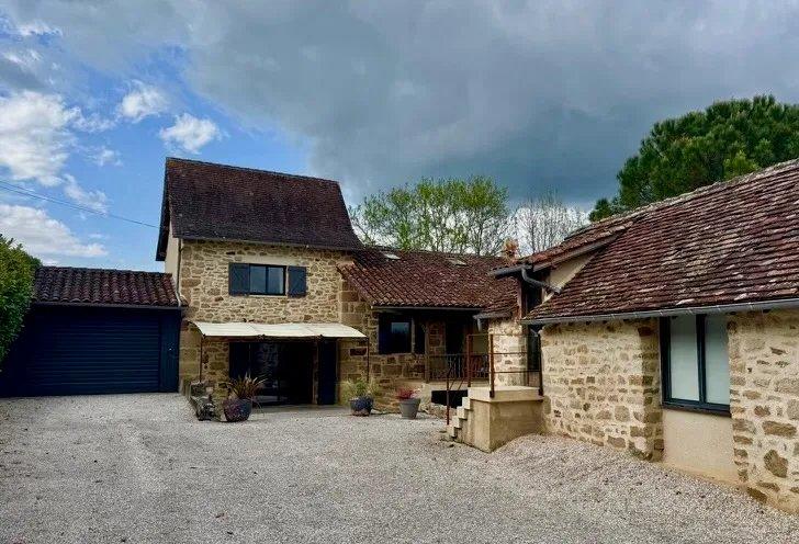 Maison en pierre - 147 m² - 7 pièces