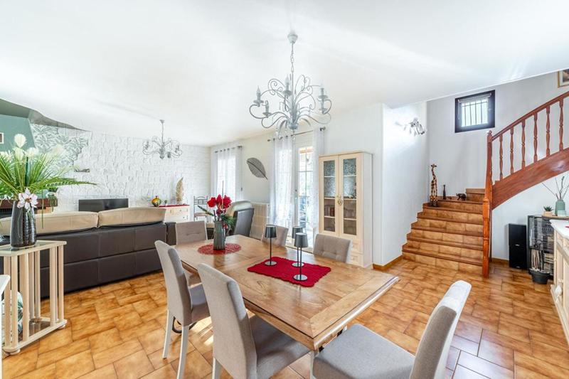 Maison - 170 m² - 5 pièces