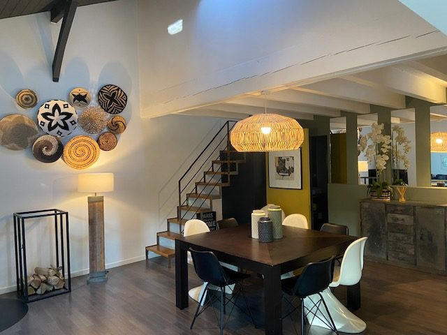 Maison - 221 m² - 9 pièces