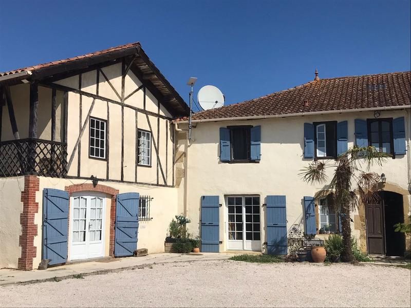 Maison ancienne - 460 m² - 22 pièces