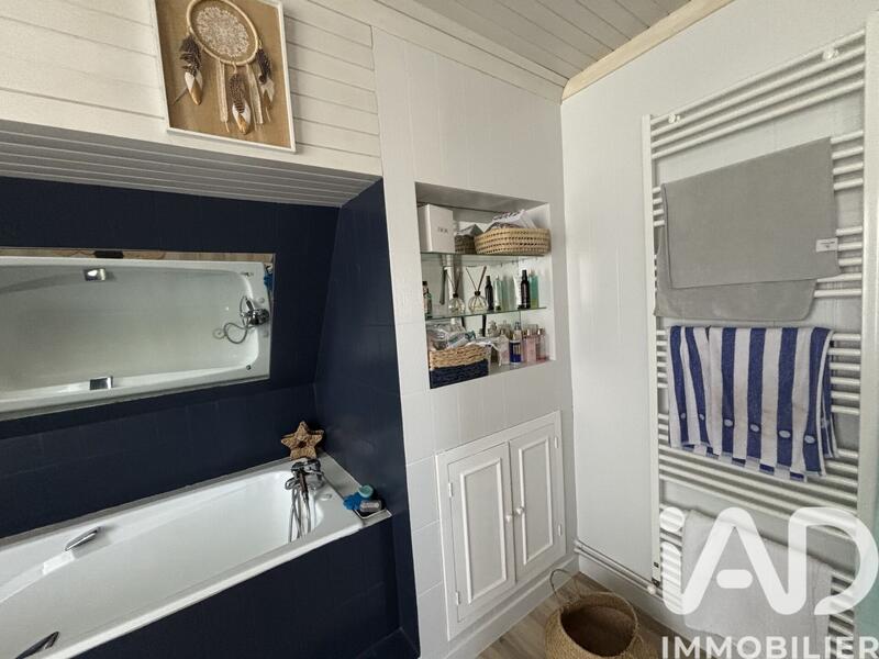 Maison - 200 m² - 6 pièces