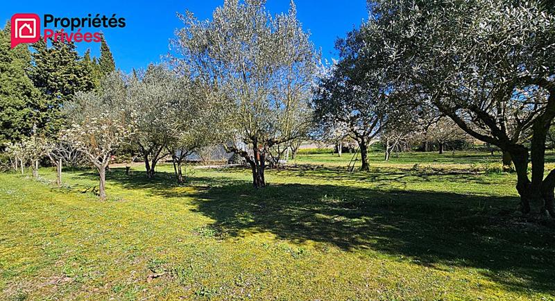 Terrain constructible - 2 086 m²