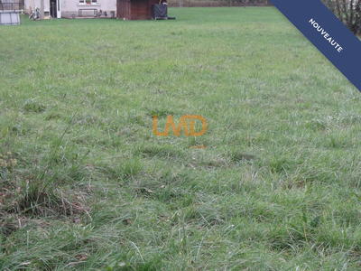 Terrain constructible - 1 827 m²