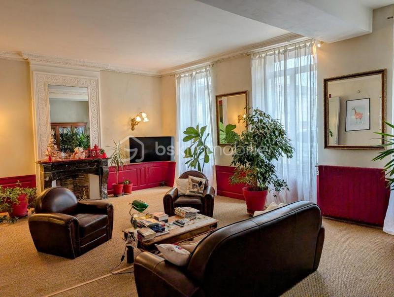 Maison bourgeoise - 250 m² - 8 pièces