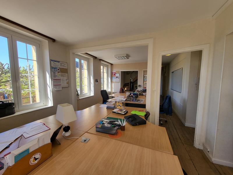 Bureau - 149 m² - 6 pièces