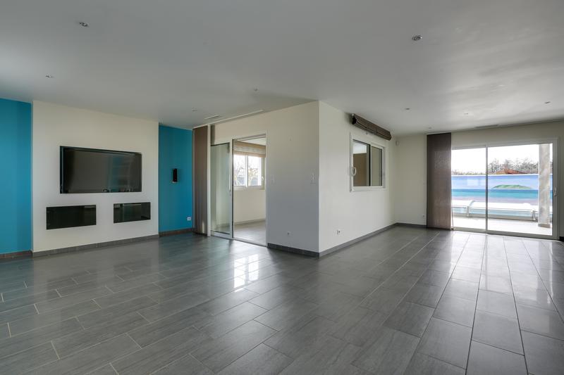 Maison - 210 m² - 7 pièces