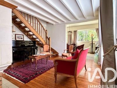 Maison - 156 m² - 8 pièces