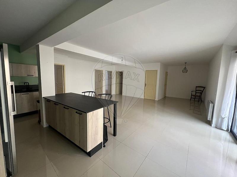 Appartement - 99 m² - 5 pièces