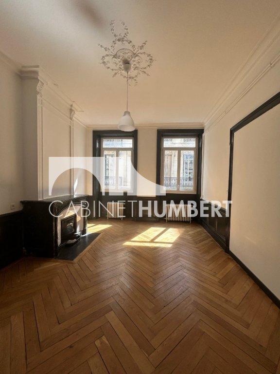 Appartement - 157 m² - 3 pièces