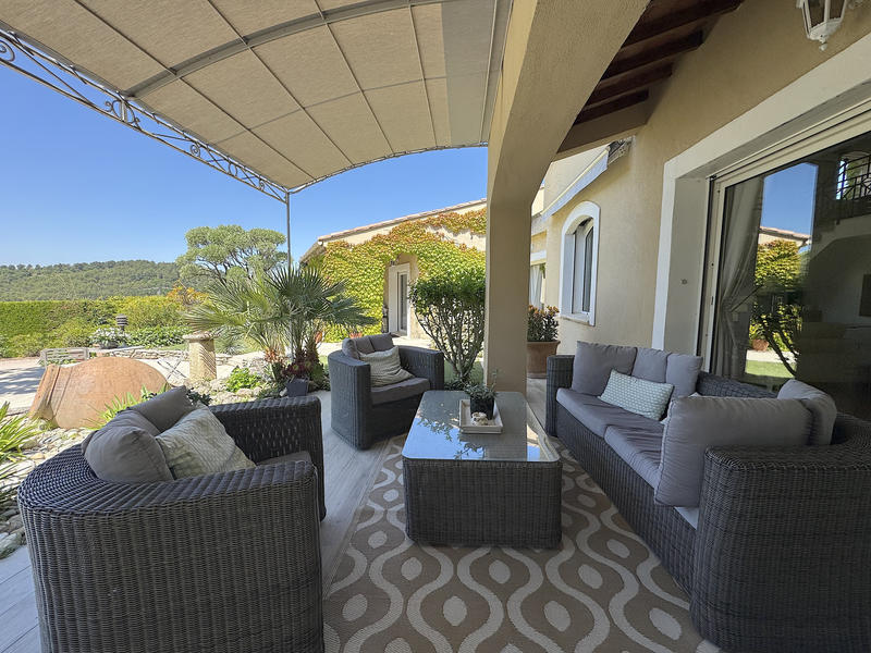 Villa - 250 m² - 6 pièces