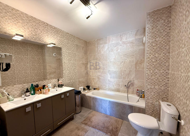 Appartement - 85 m² - 3 pièces