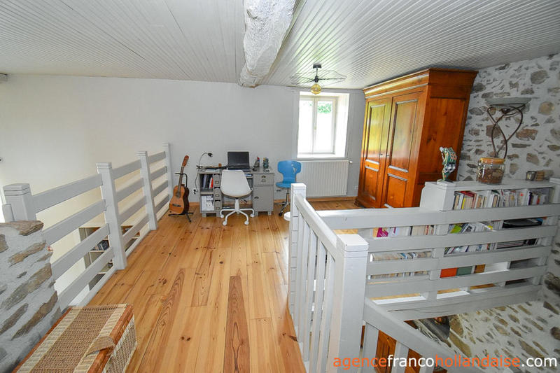 Maison - 216 m² - 9 pièces