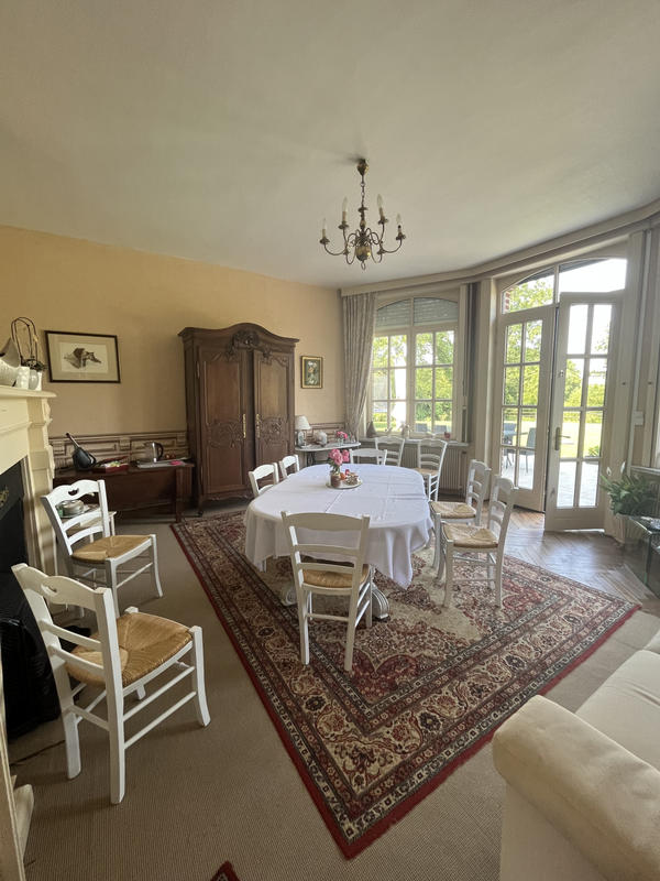 Propriété - 588 m² - 13 pièces