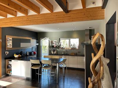 Maison - 255 m² - 8 pièces