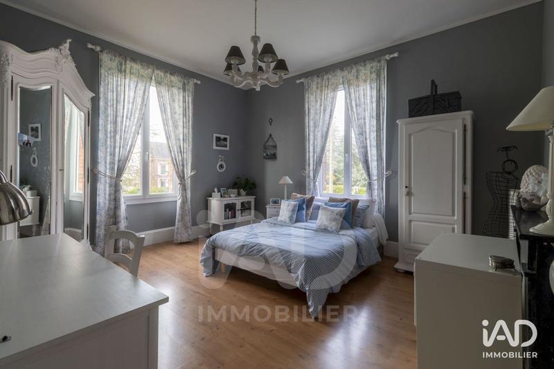 Maison - 283 m² - 12 pièces