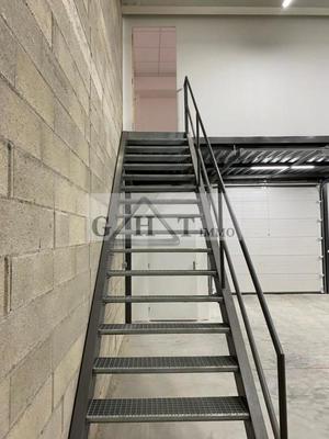 Entrepôt - 140 m²