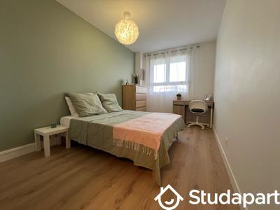 Chambre - 11 m² - 1 pièce