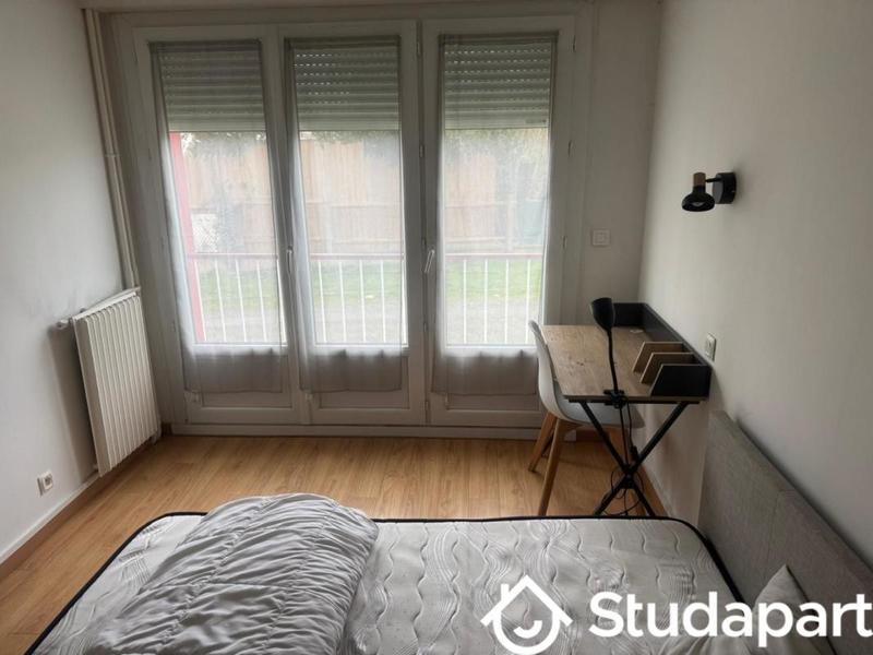 Chambre - 10 m² - 1 pièce