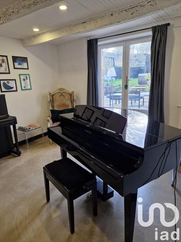 Maison - 205 m² - 9 pièces