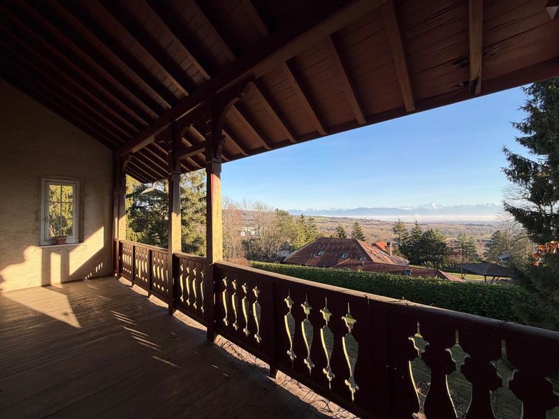 Maison - 236 m² - 8 pièces